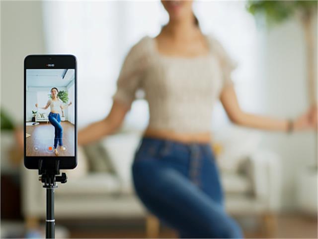 קניית צפיות לסרטון בפייסבוק